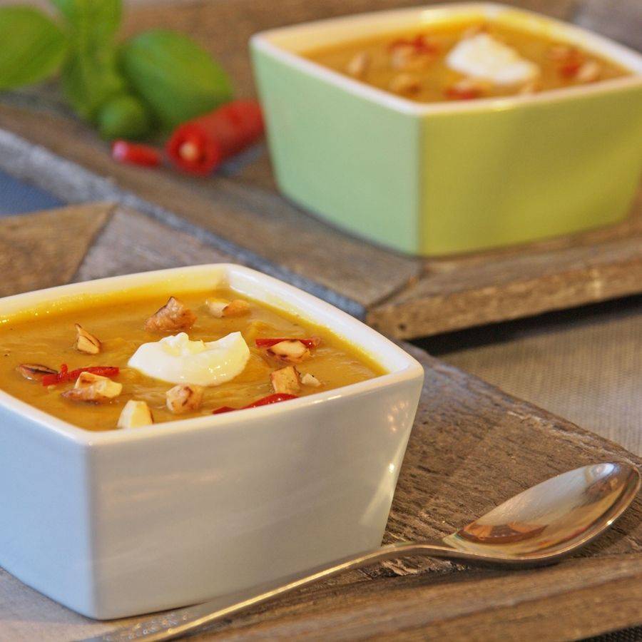 Pikante Süßkartoffel-Cashew-Suppe
